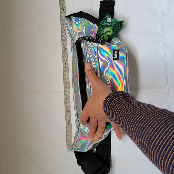 BARK Fanny Pack Silver Iridescent for Hoomans People. - Picture 15 of 17